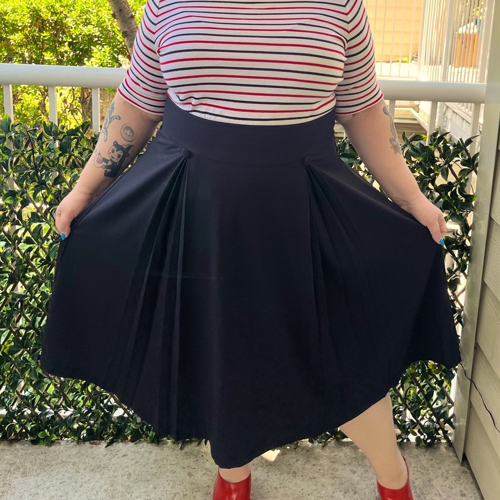 Size 2x Hellbunny “Vixen” high-waisted a-line 50s style skirt